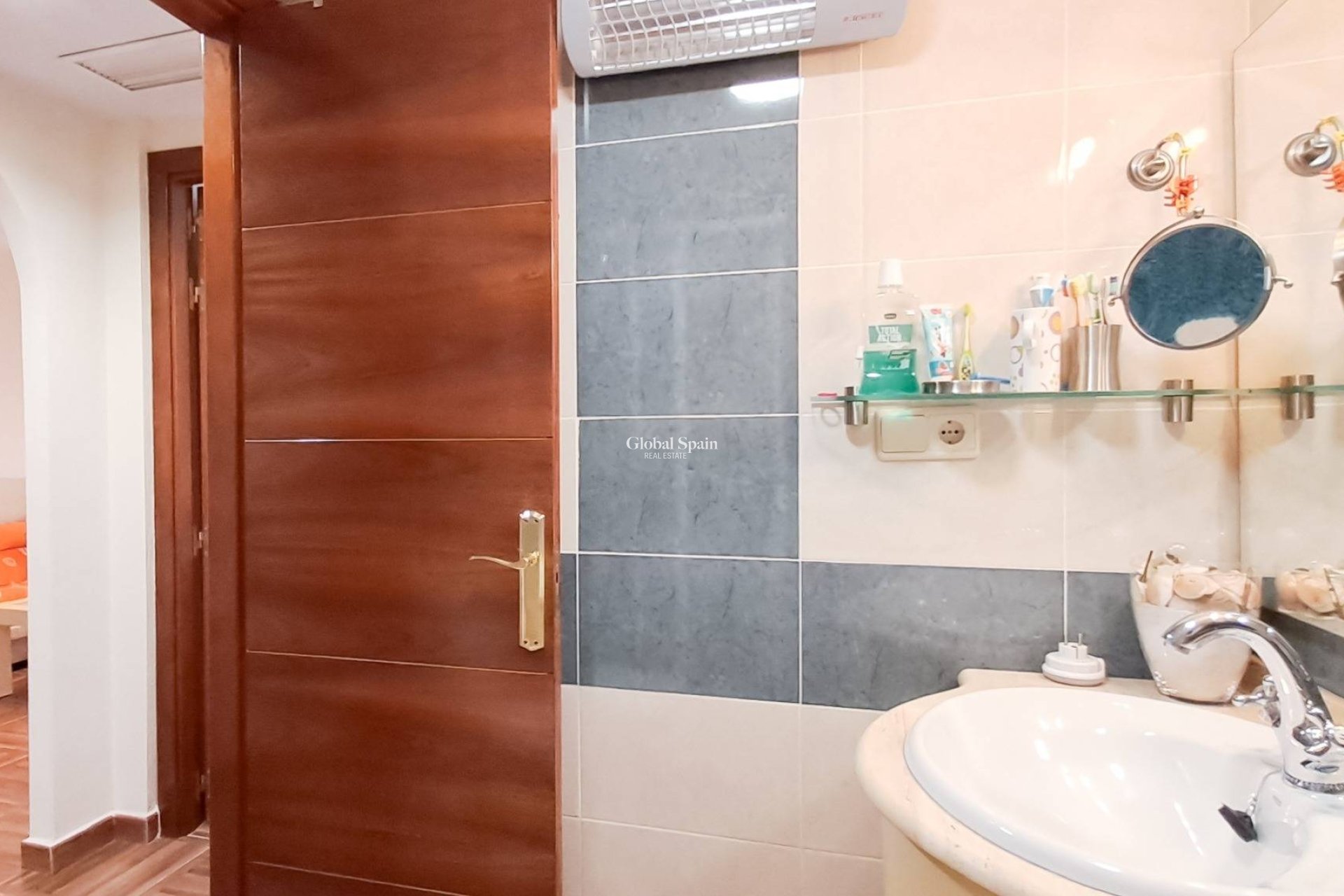 Resale - APARTMENT -
TORREVIEJA - Parque Acuático - Sector 25