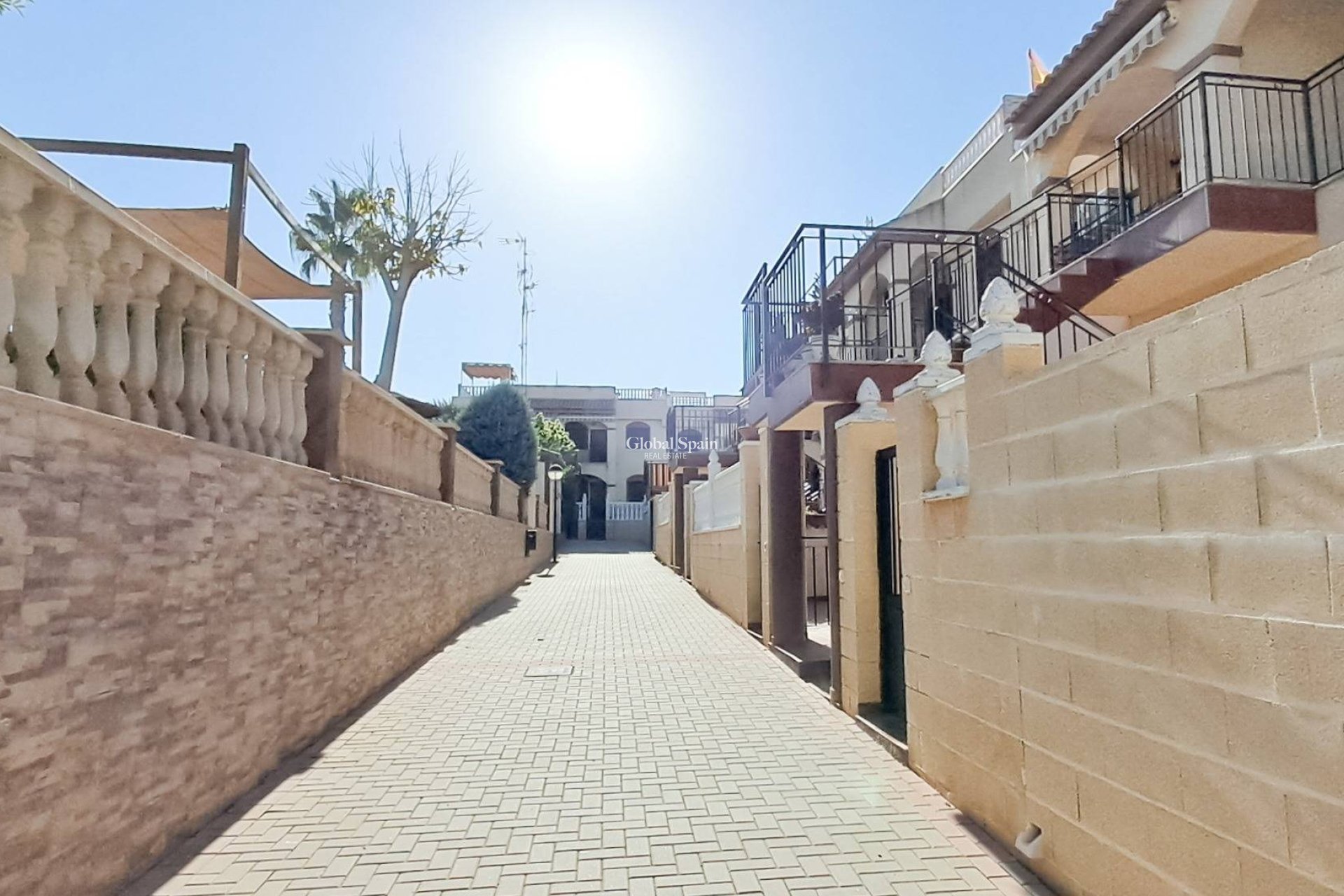 Resale - APARTMENT -
TORREVIEJA - Parque Acuático - Sector 25