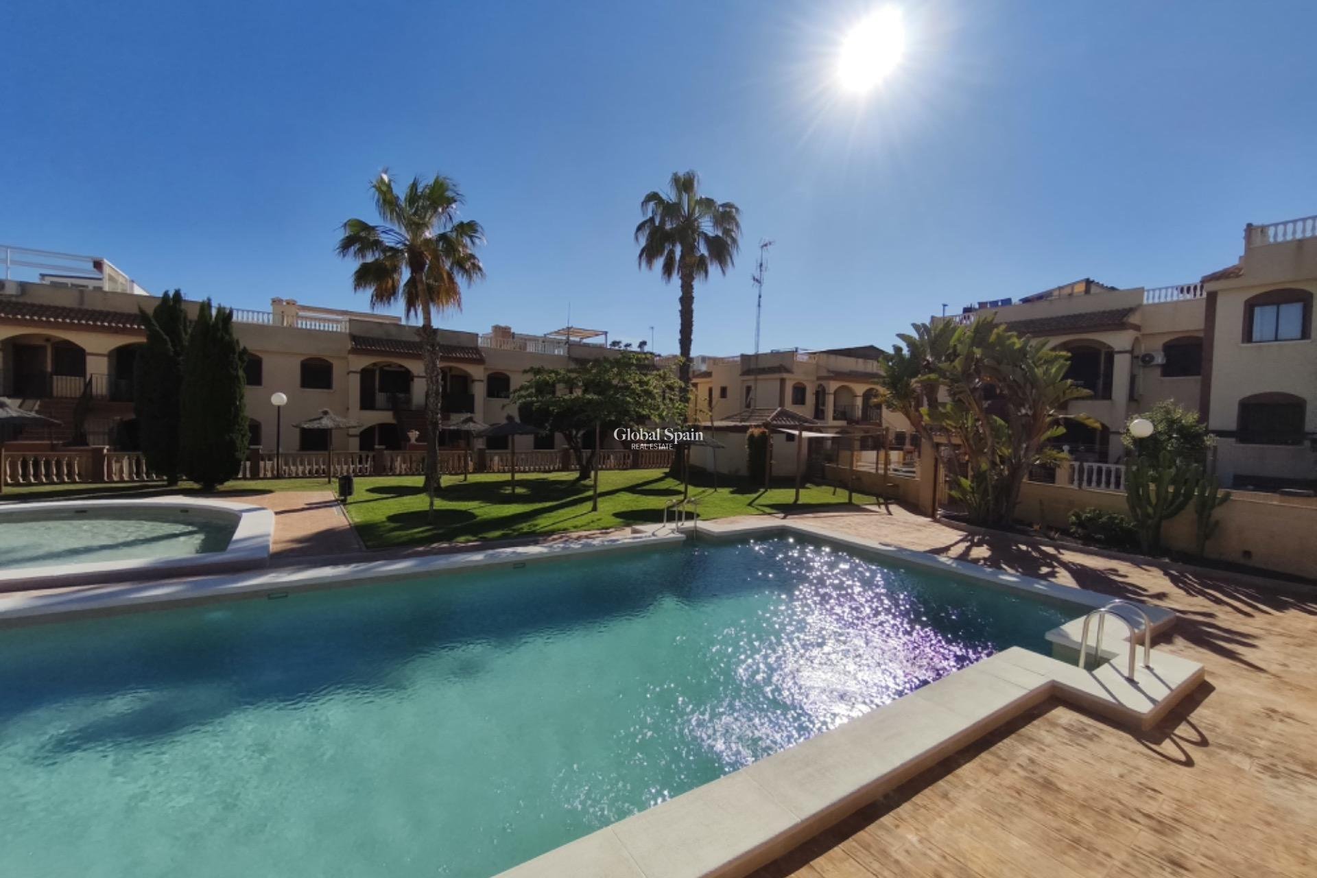 Resale - APARTMENT -
TORREVIEJA - Parque Acuático - Sector 25