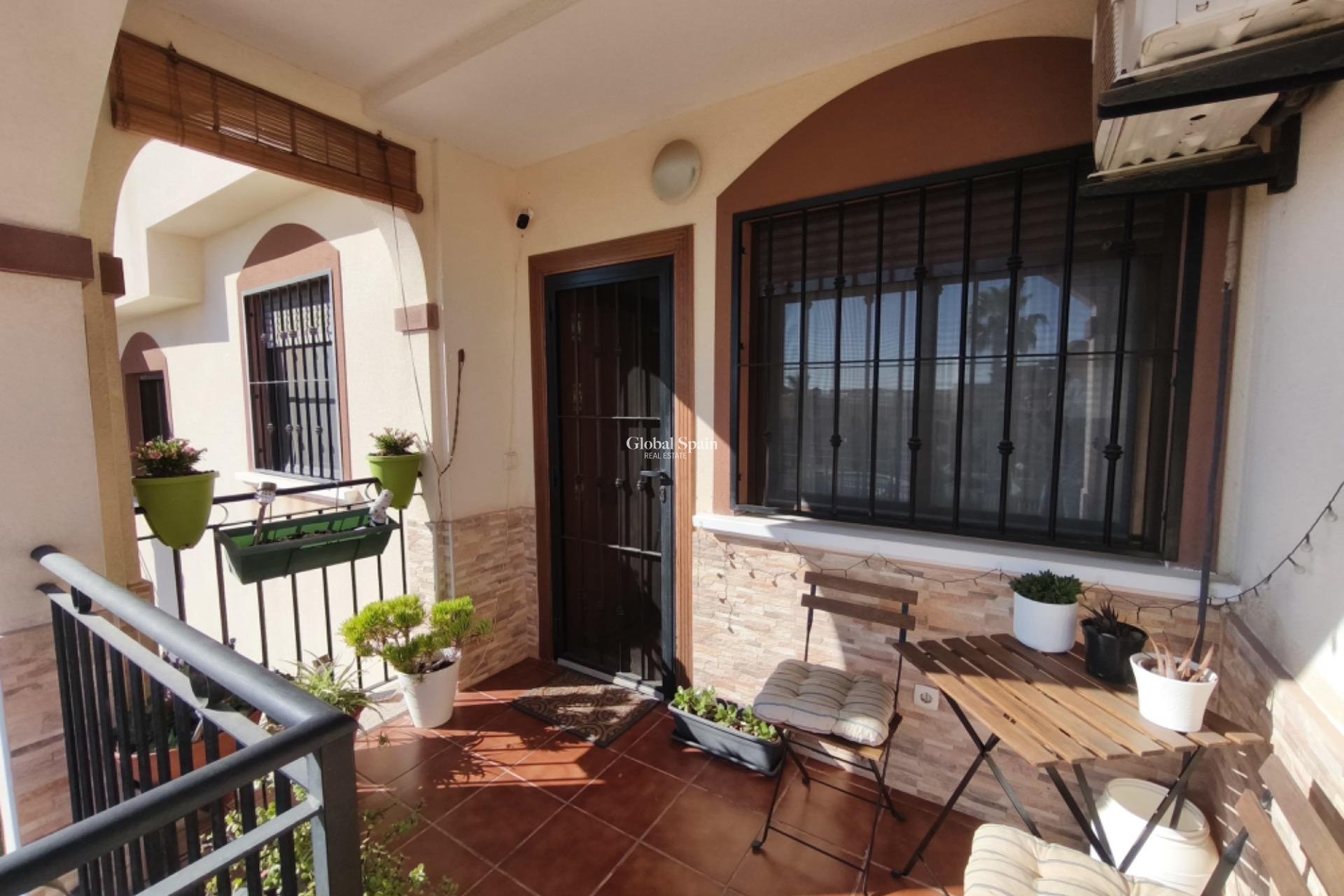 Resale - APARTMENT -
TORREVIEJA - Parque Acuático - Sector 25