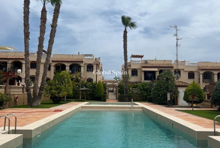 Resale - APARTMENT -
TORREVIEJA - Parque Acuático - Sector 25