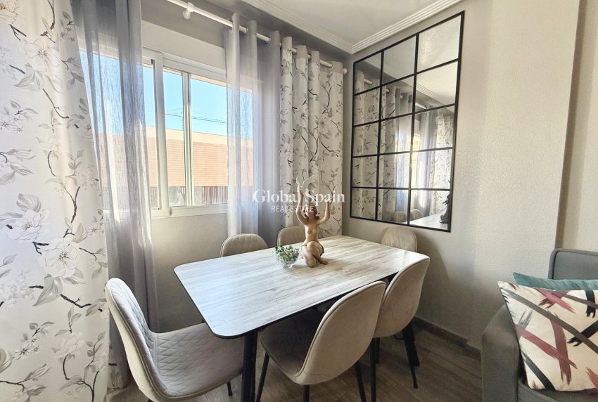 Resale - APARTMENT -
TORREVIEJA - Parque de las Naciones