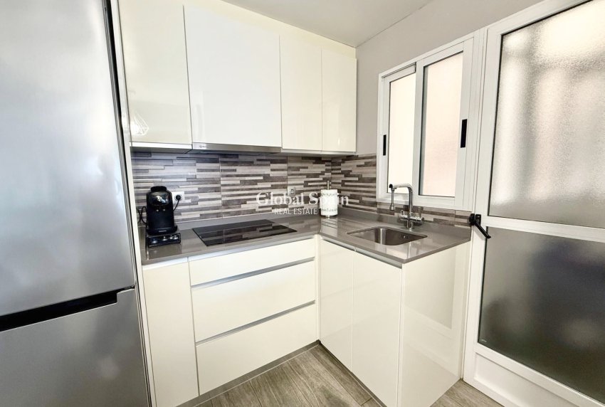 Resale - APARTMENT -
TORREVIEJA - Parque de las Naciones