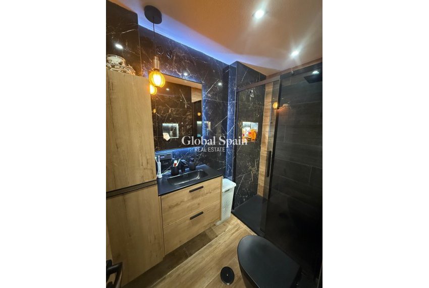 Resale - APARTMENT -
TORREVIEJA - Parque de las Naciones