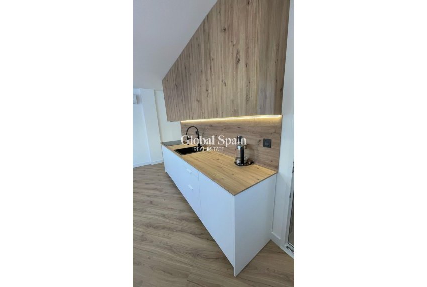 Resale - APARTMENT -
TORREVIEJA - Parque de las Naciones