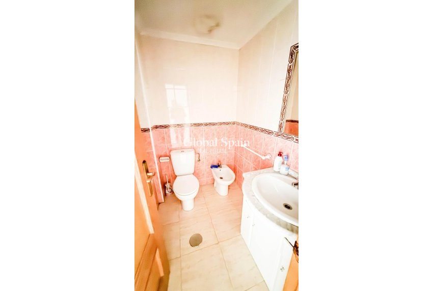 Resale - APARTMENT -
TORREVIEJA - Parque de las Naciones