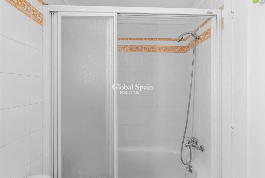 Resale - APARTMENT -
TORREVIEJA - Parque de las Naciones