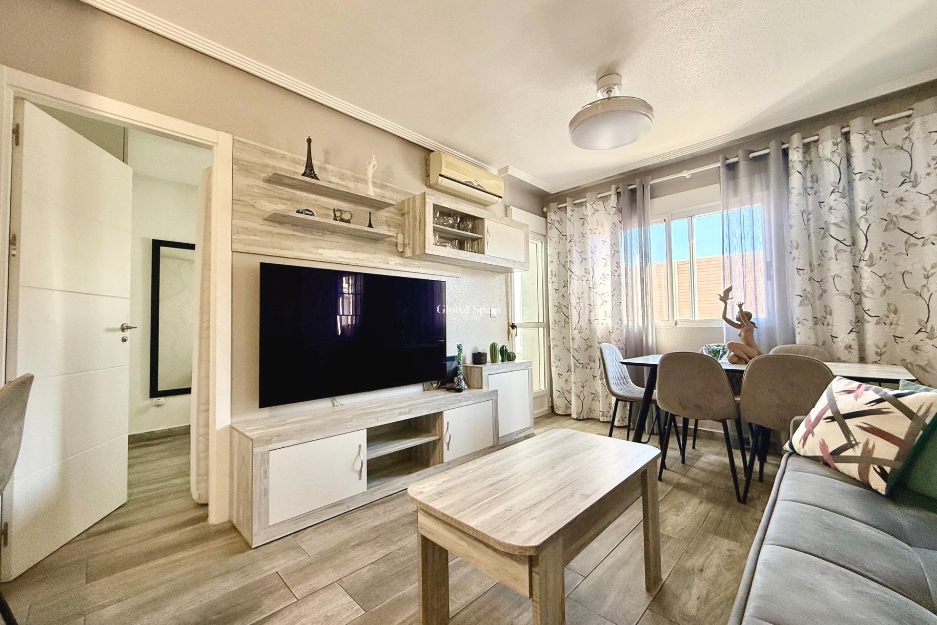 Resale - APARTMENT -
TORREVIEJA - Parque de las Naciones