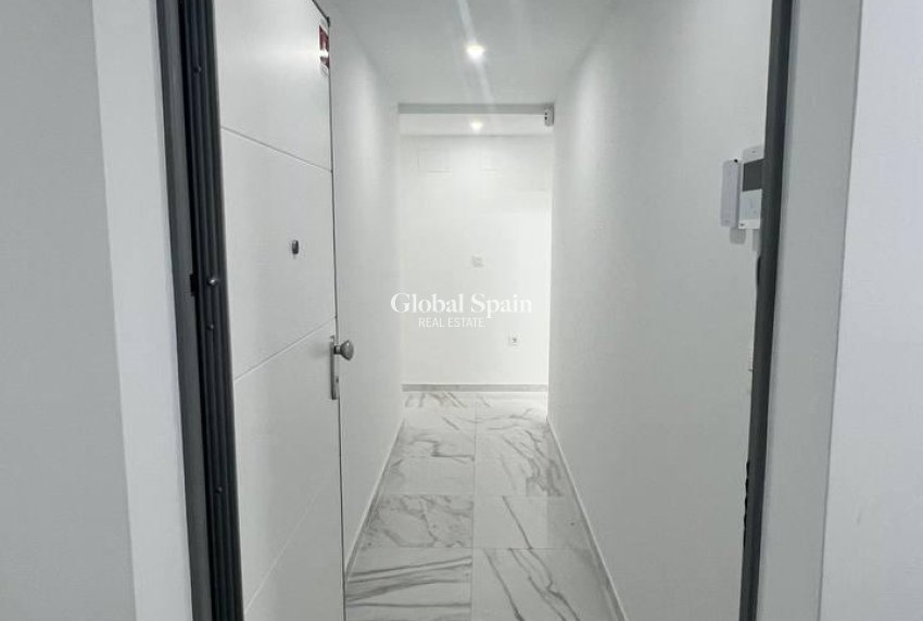 Resale - APARTMENT -
TORREVIEJA - Parque de las Naciones