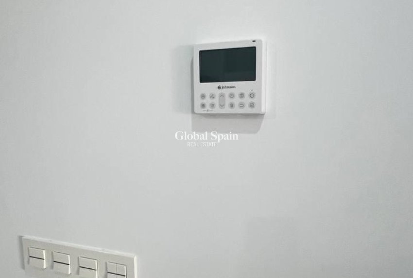 Resale - APARTMENT -
TORREVIEJA - Parque de las Naciones