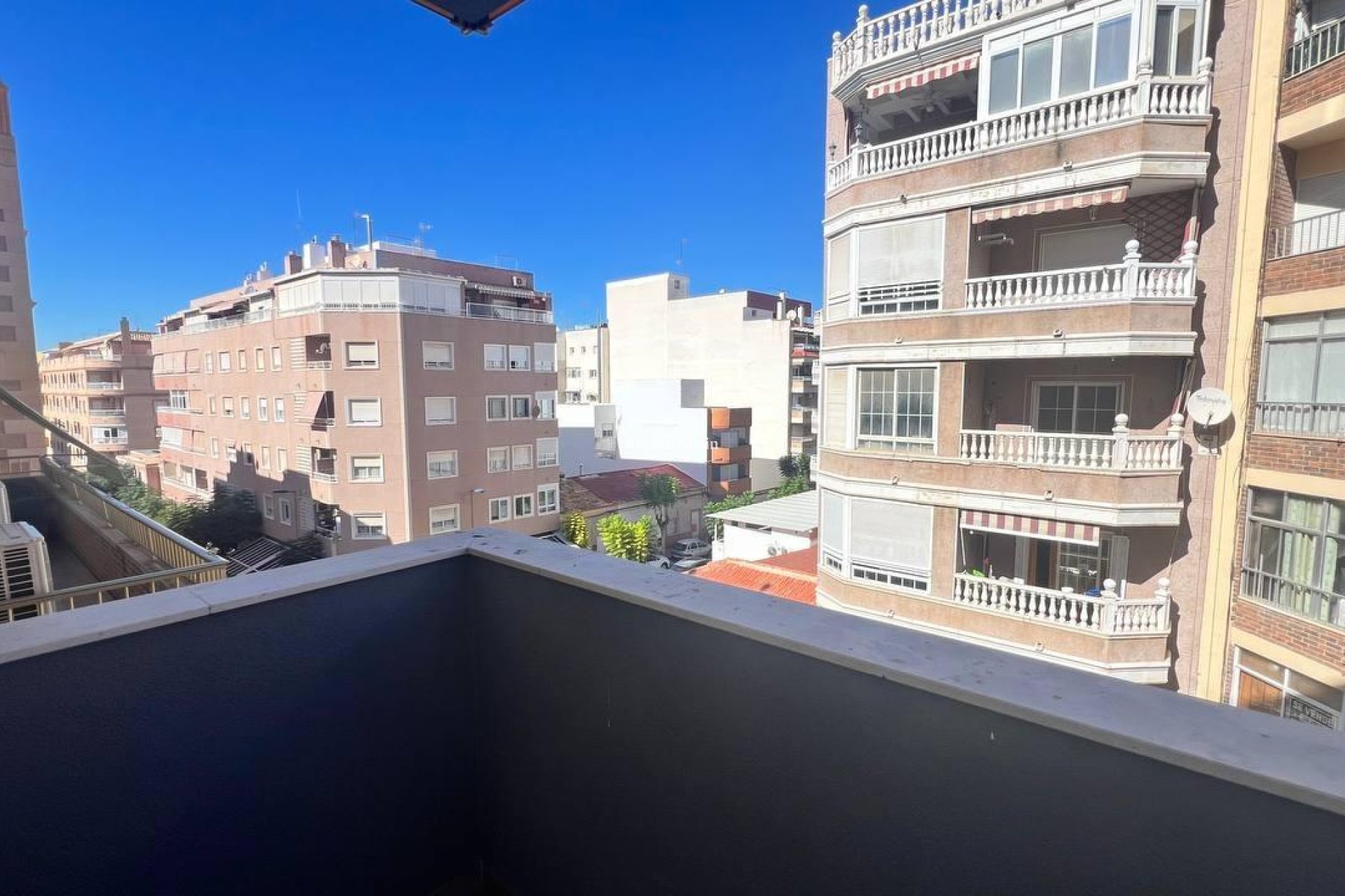 Resale - APARTMENT -
TORREVIEJA - Parque de las Naciones