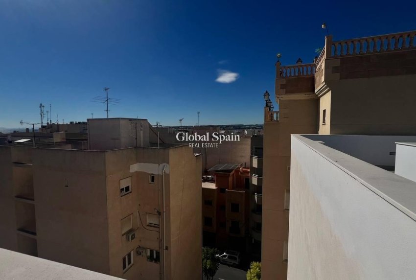 Resale - APARTMENT -
TORREVIEJA - Parque de las Naciones