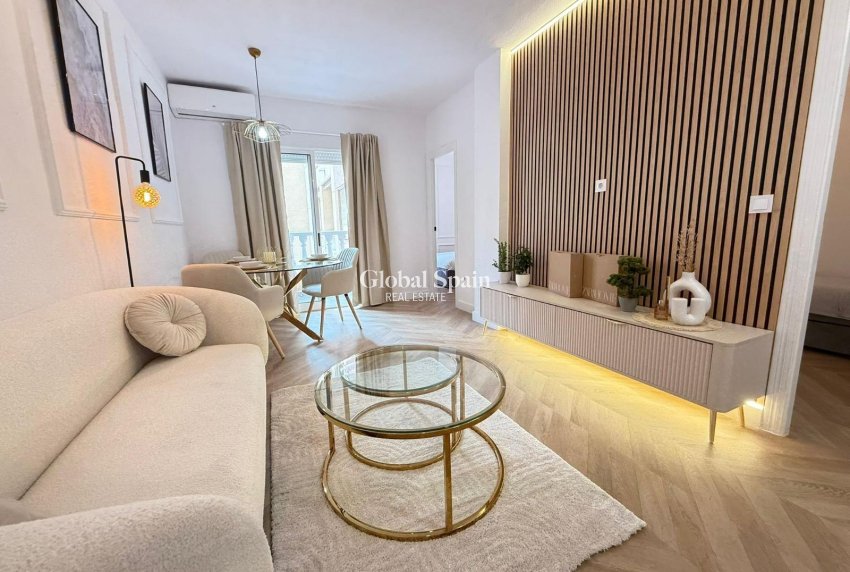 Resale - APARTMENT -
TORREVIEJA - Parque de las Naciones