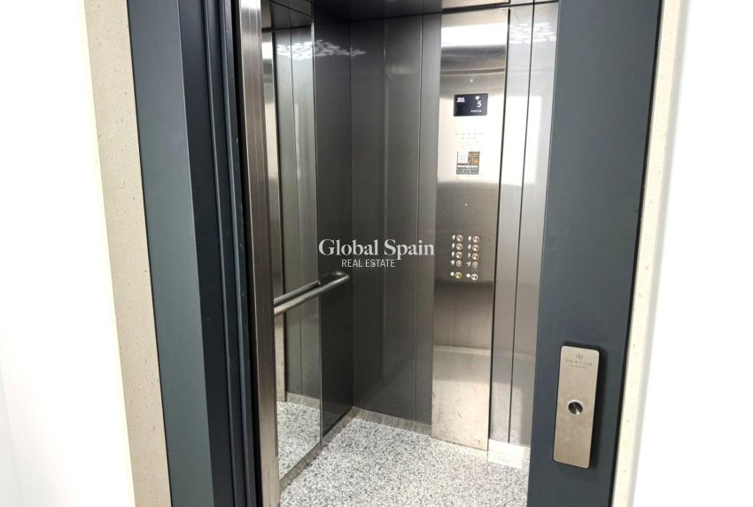 Resale - APARTMENT -
TORREVIEJA - Parque de las Naciones