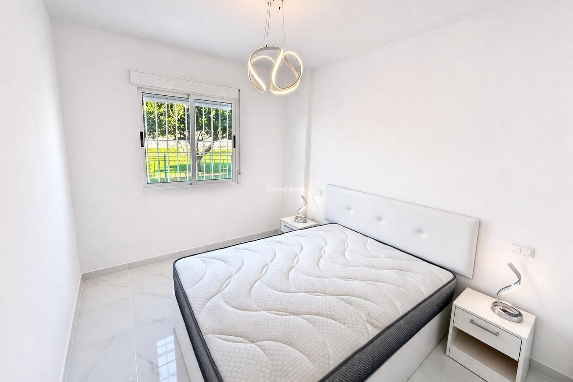 Resale - APARTMENT -
TORREVIEJA - Parque de las Naciones