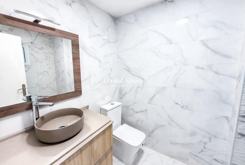 Resale - APARTMENT -
TORREVIEJA - Parque de las Naciones