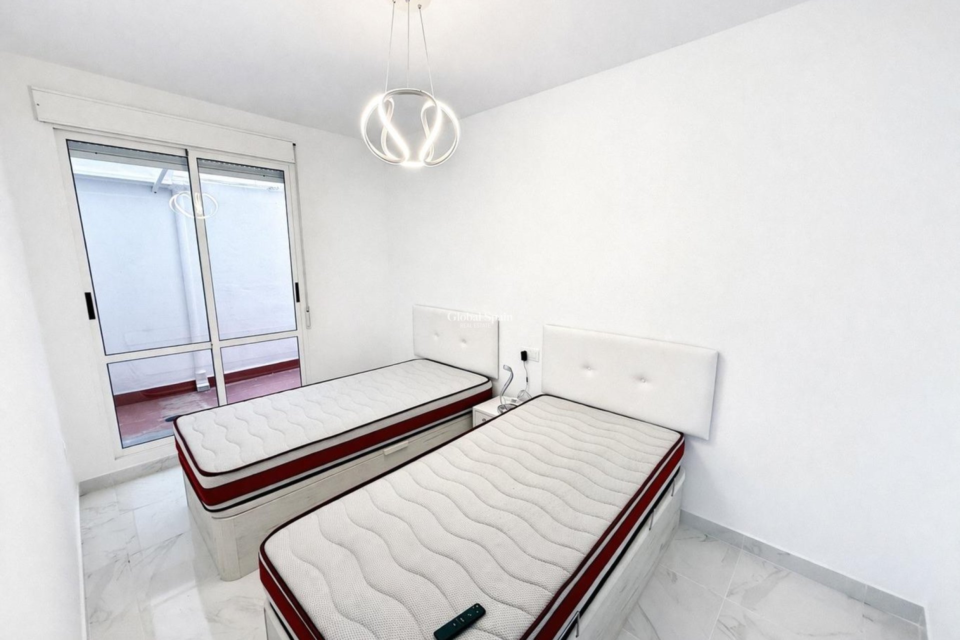 Resale - APARTMENT -
TORREVIEJA - Parque de las Naciones