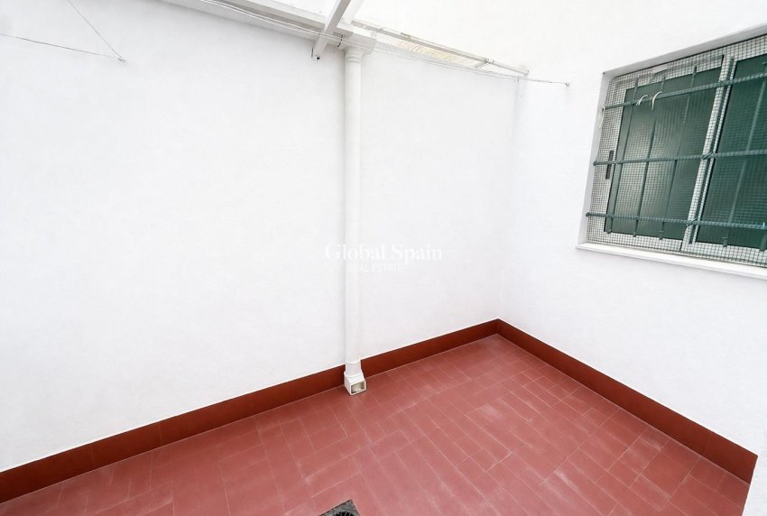 Resale - APARTMENT -
TORREVIEJA - Parque de las Naciones