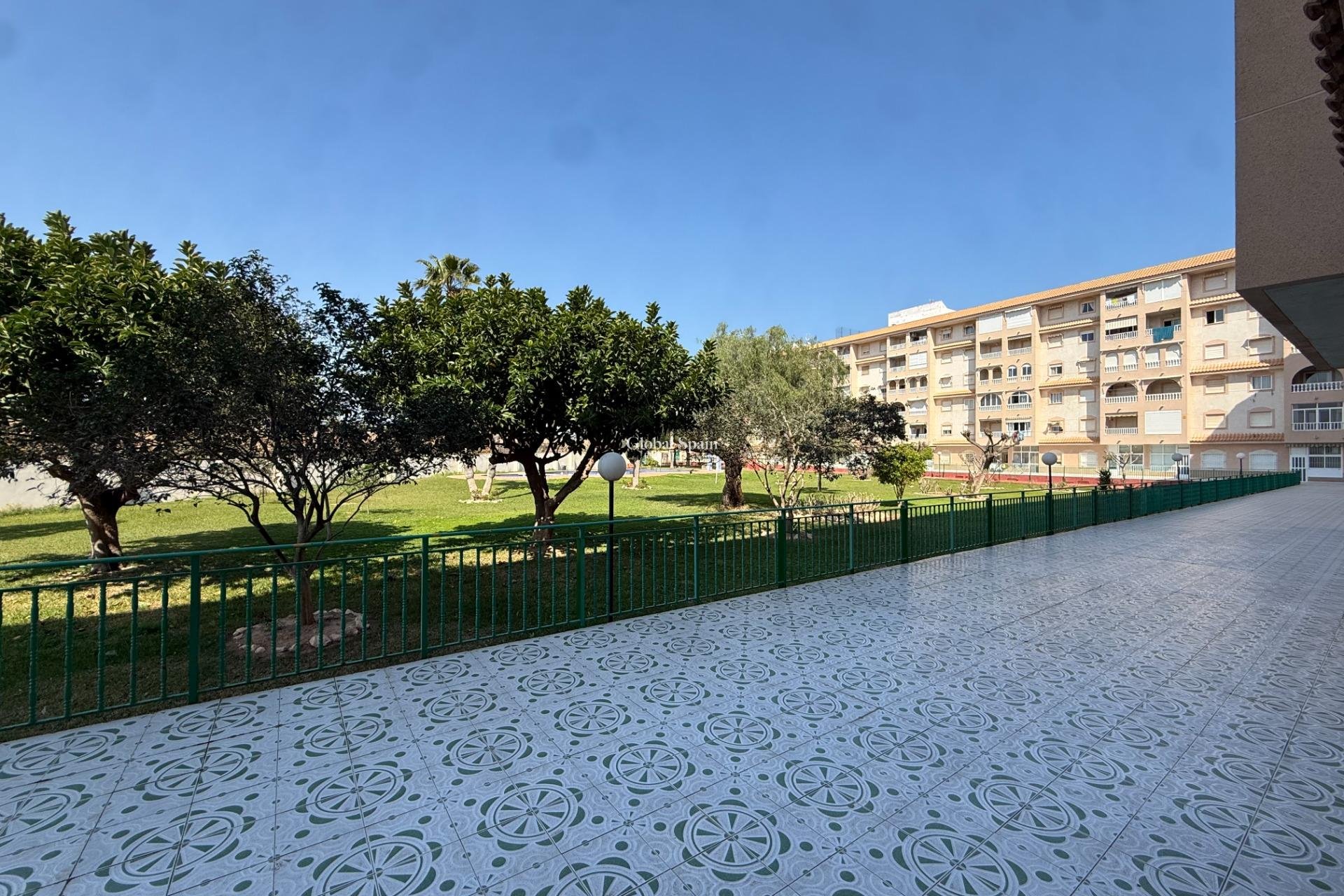 Resale - APARTMENT -
TORREVIEJA - Parque de las Naciones