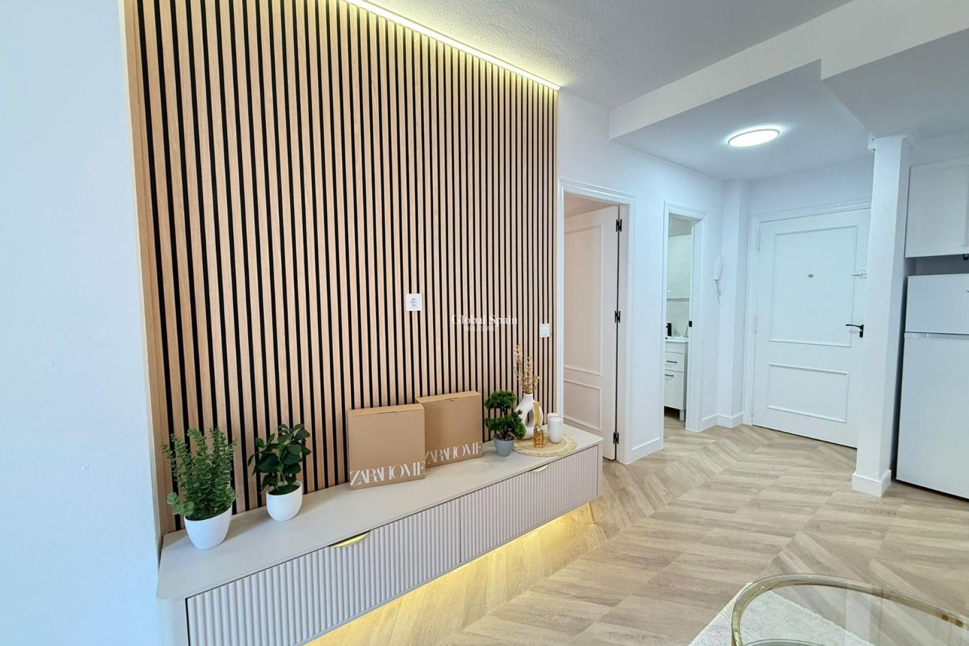 Resale - APARTMENT -
TORREVIEJA - Parque de las Naciones