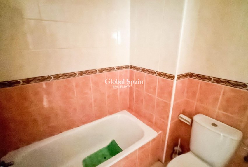 Resale - APARTMENT -
TORREVIEJA - Parque de las Naciones