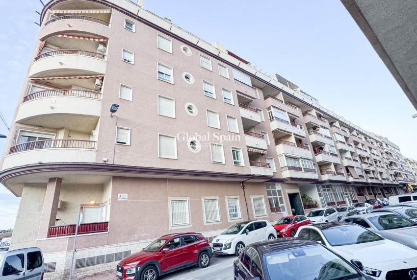 Resale - APARTMENT -
TORREVIEJA - Parque de las Naciones