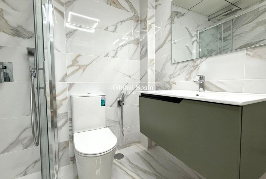 Resale - APARTMENT -
TORREVIEJA - Parque de las Naciones