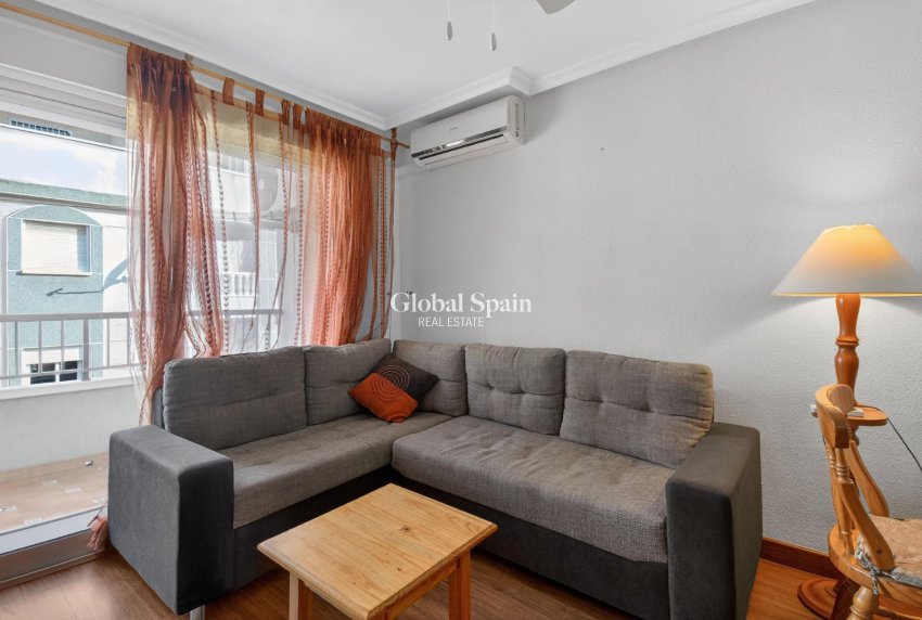Resale - APARTMENT -
TORREVIEJA - Parque de las Naciones