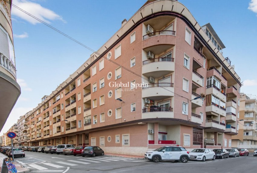Resale - APARTMENT -
TORREVIEJA - Parque de las Naciones