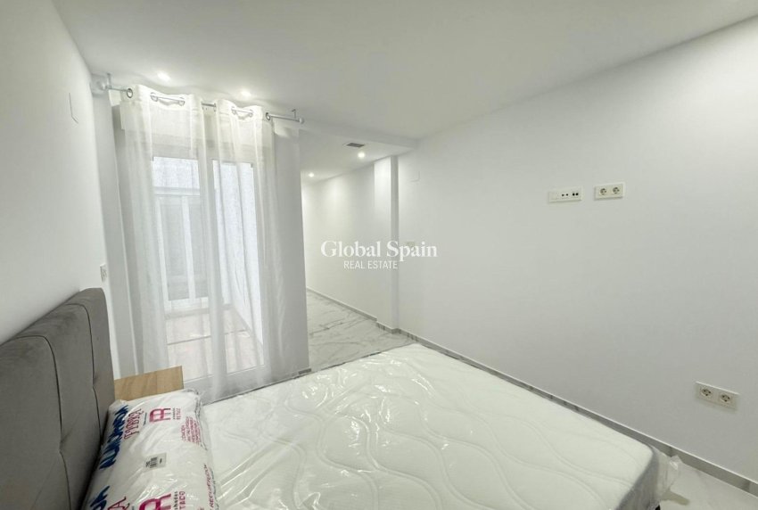 Resale - APARTMENT -
TORREVIEJA - Parque de las Naciones