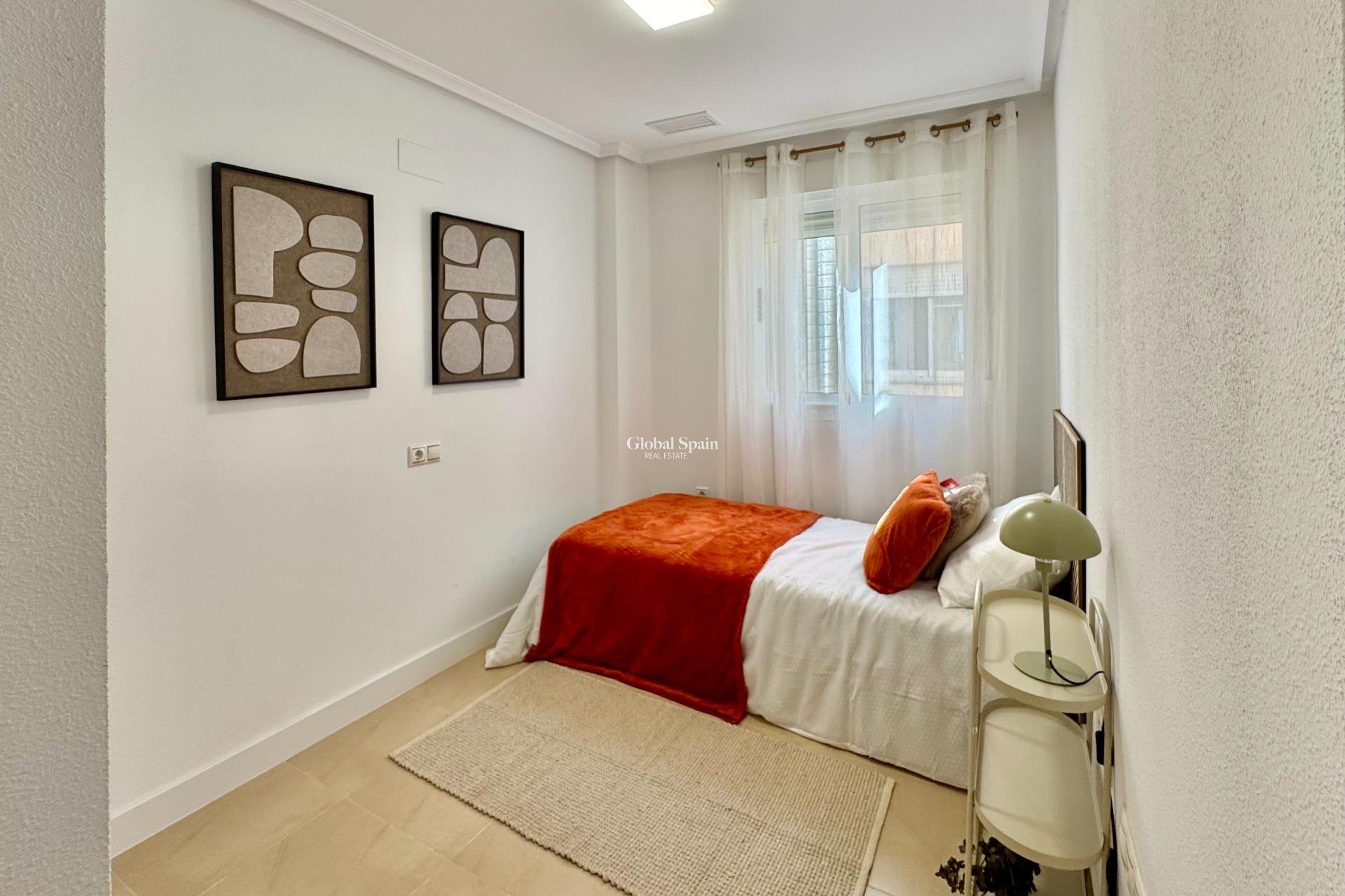 Resale - APARTMENT -
TORREVIEJA - Parque de las Naciones