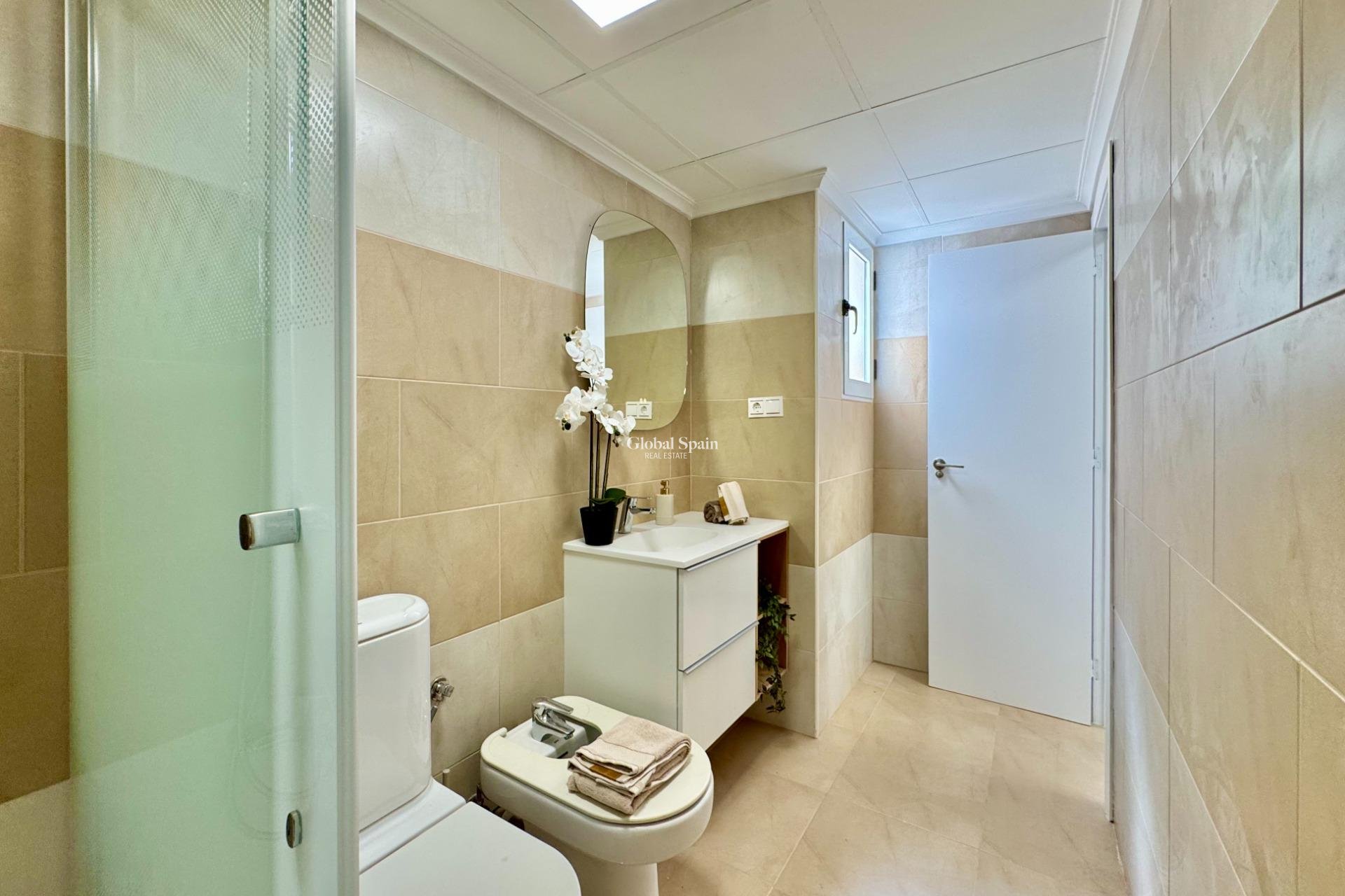 Resale - APARTMENT -
TORREVIEJA - Parque de las Naciones