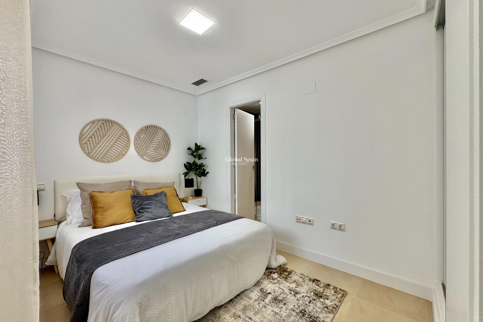 Resale - APARTMENT -
TORREVIEJA - Parque de las Naciones