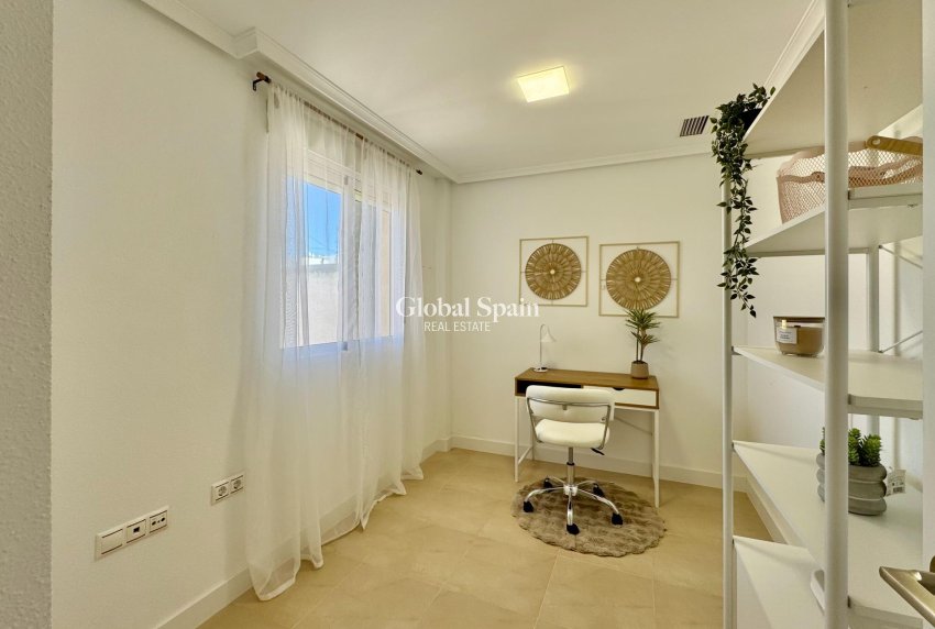 Resale - APARTMENT -
TORREVIEJA - Parque de las Naciones