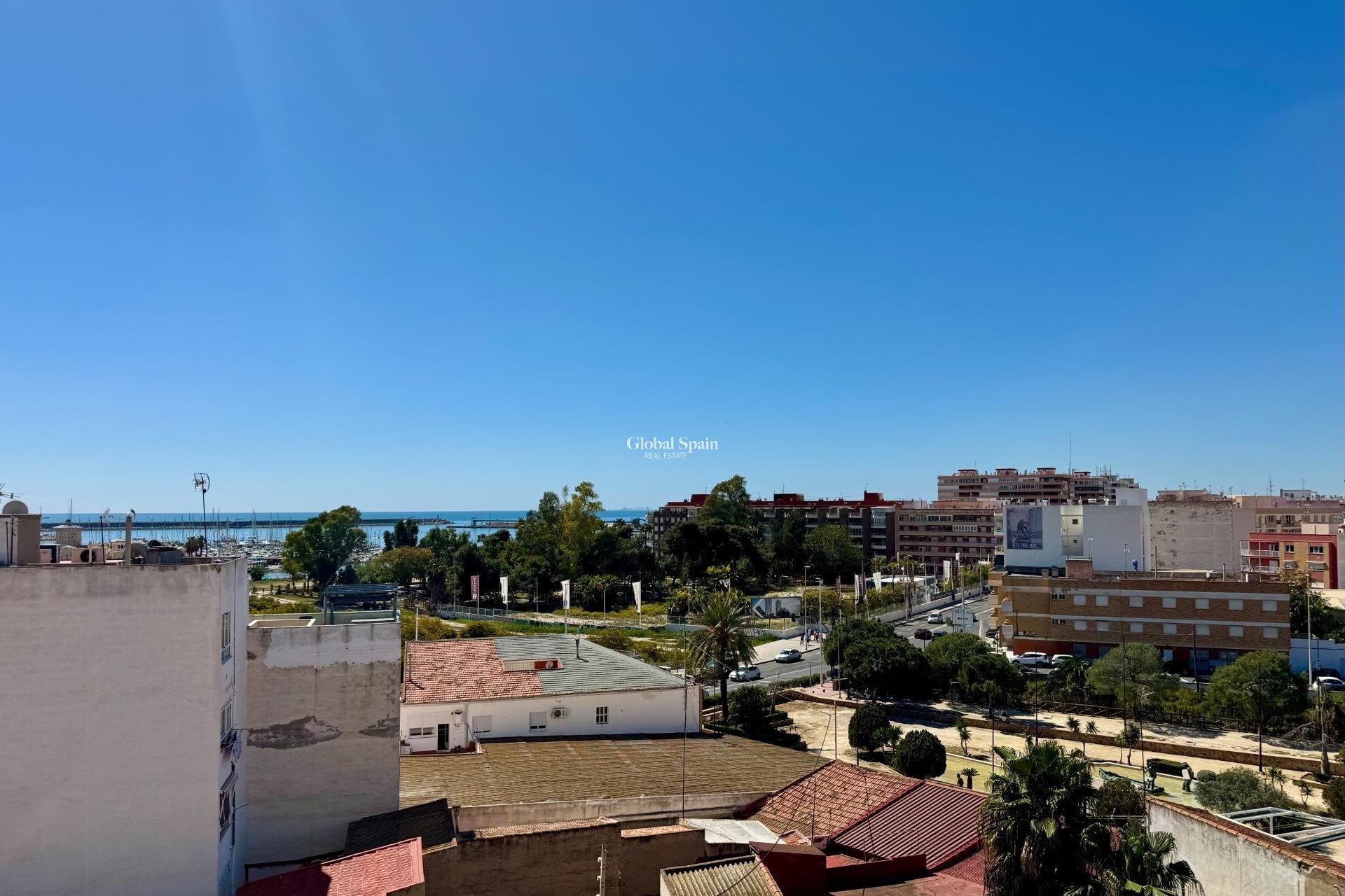 Resale - APARTMENT -
TORREVIEJA - Parque de las Naciones