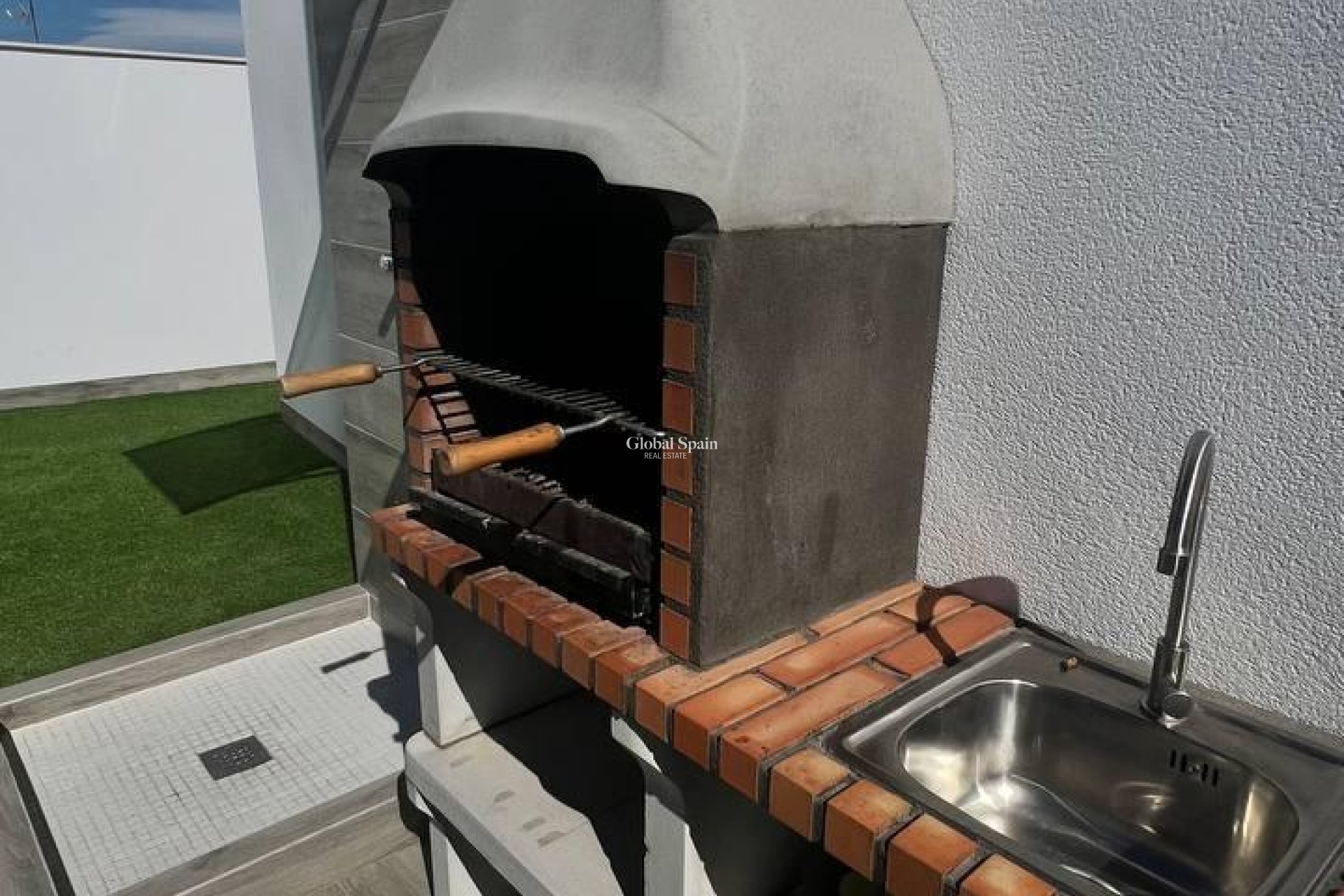 Resale - APARTMENT -
TORREVIEJA - Parque de las Naciones