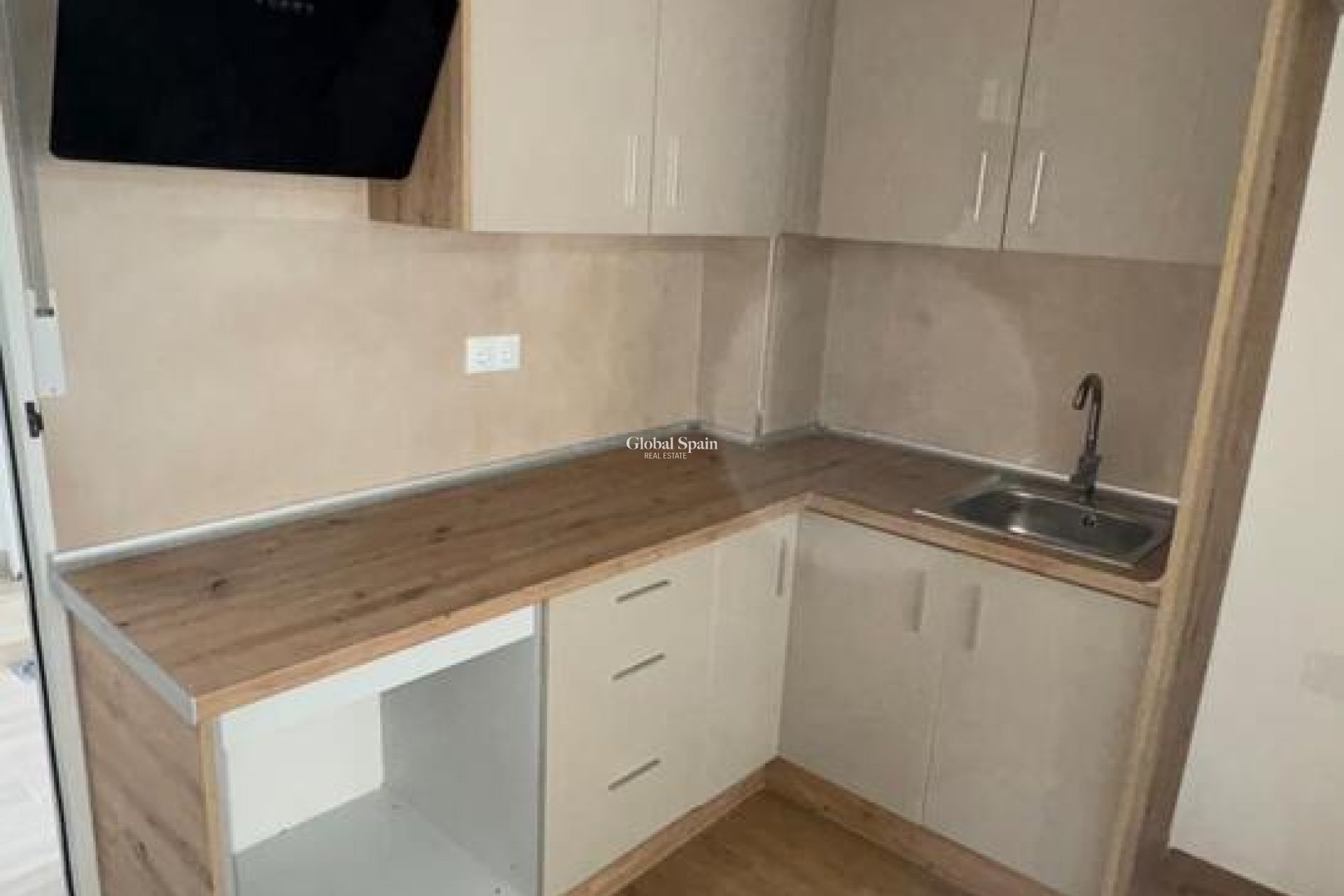 Resale - APARTMENT -
TORREVIEJA - Parque de las Naciones