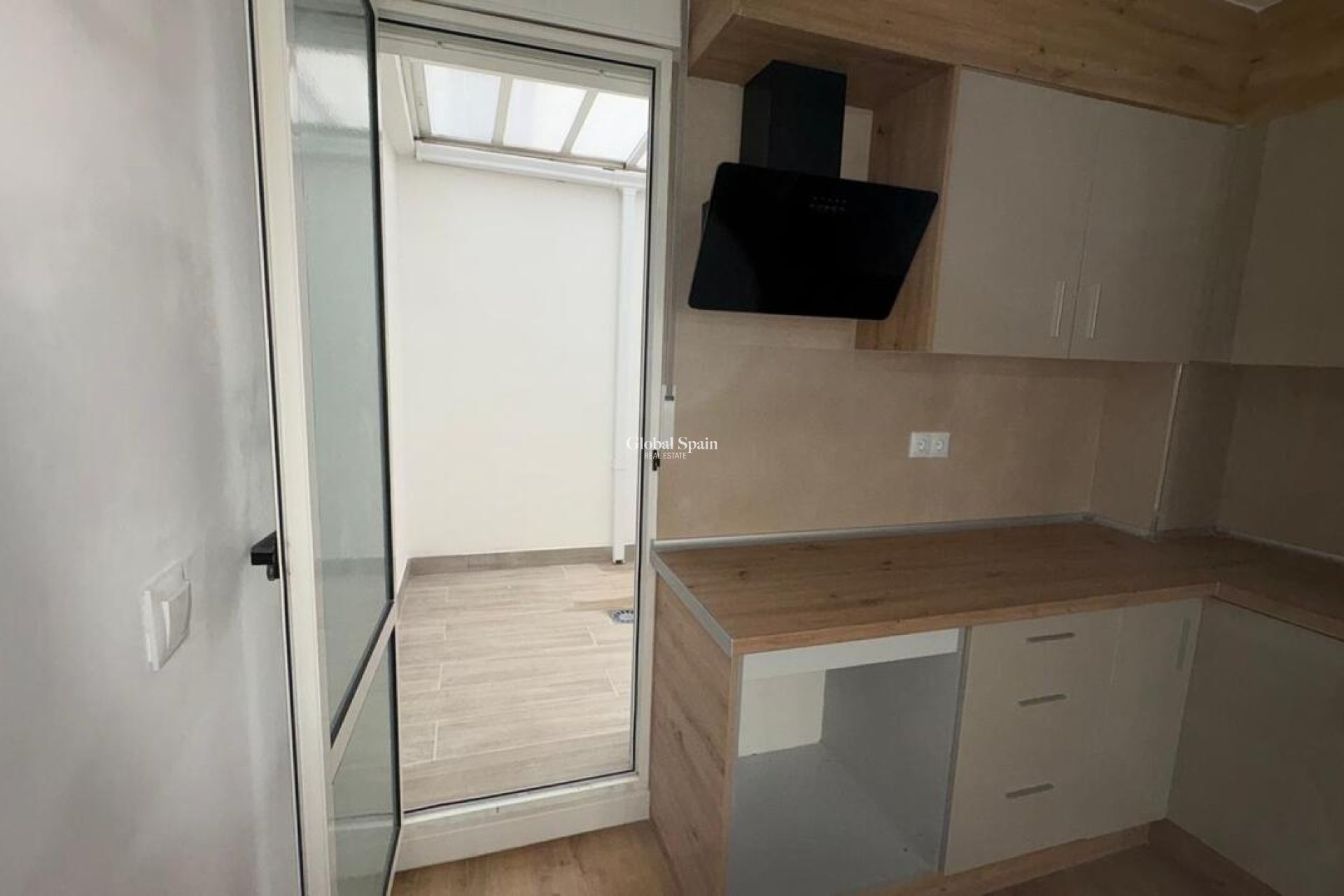 Resale - APARTMENT -
TORREVIEJA - Parque de las Naciones
