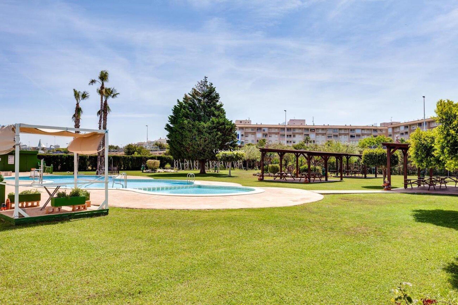 Resale - APARTMENT -
TORREVIEJA - Parque de las Naciones