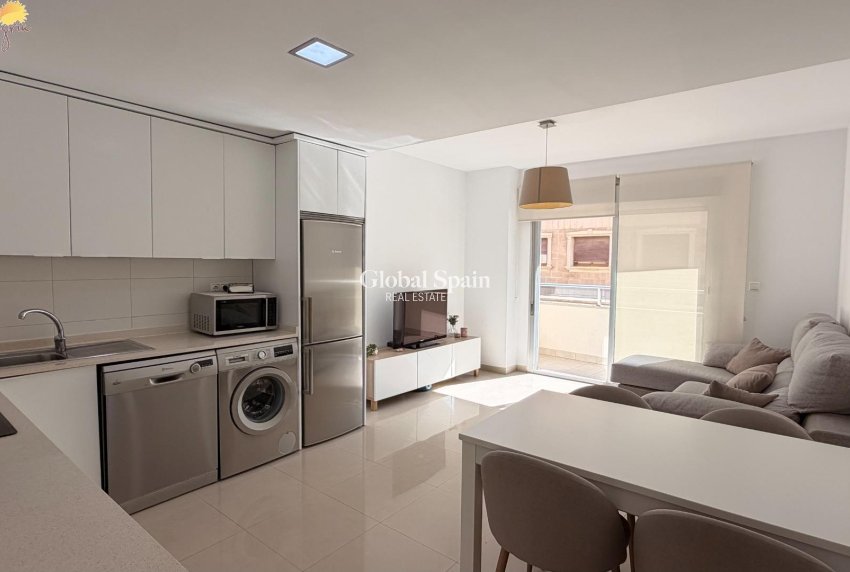 Resale - APARTMENT -
TORREVIEJA - Parque de las Naciones
