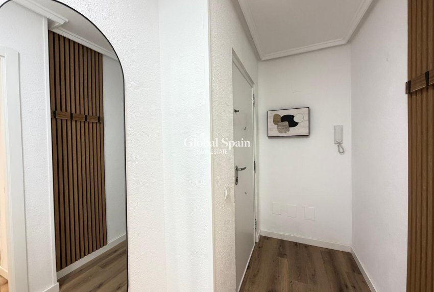 Resale - APARTMENT -
TORREVIEJA - Parque de las Naciones