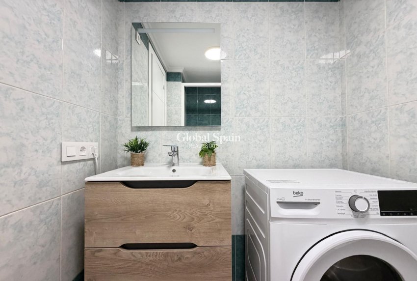 Resale - APARTMENT -
TORREVIEJA - Parque de las Naciones