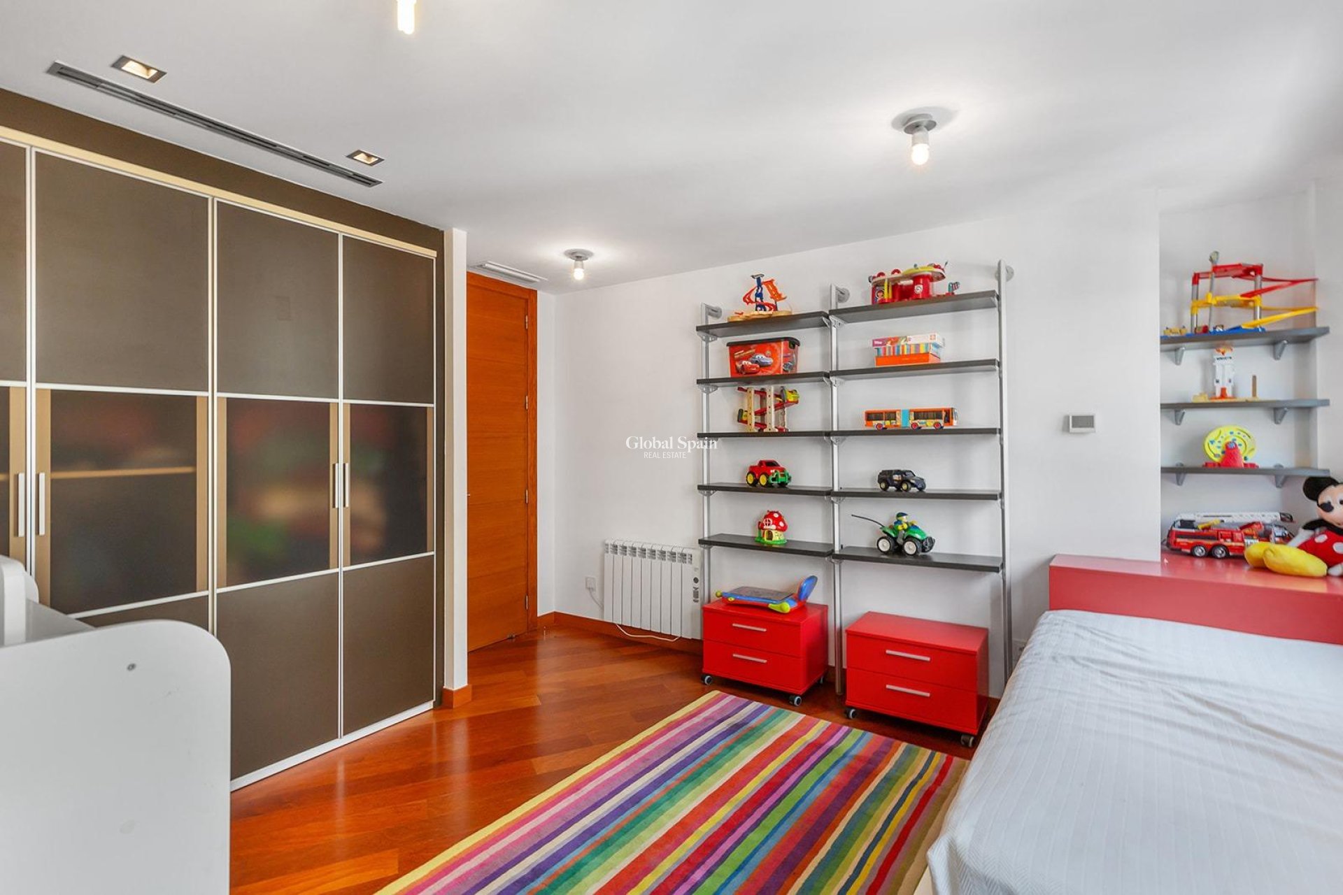 Resale - APARTMENT -
TORREVIEJA - Paseo maritimo