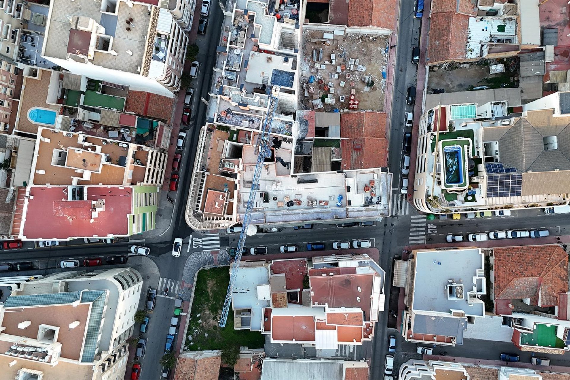 Resale - APARTMENT -
TORREVIEJA - Paseo maritimo
