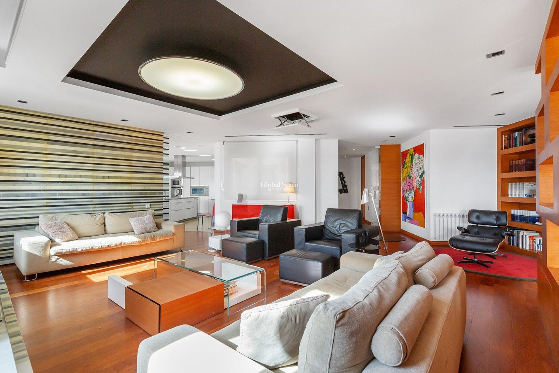 Resale - APARTMENT -
TORREVIEJA - Paseo maritimo