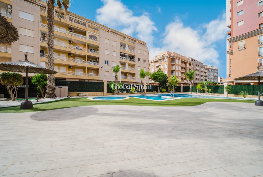 Resale - Apartment -
TORREVIEJA - Playa de los locos