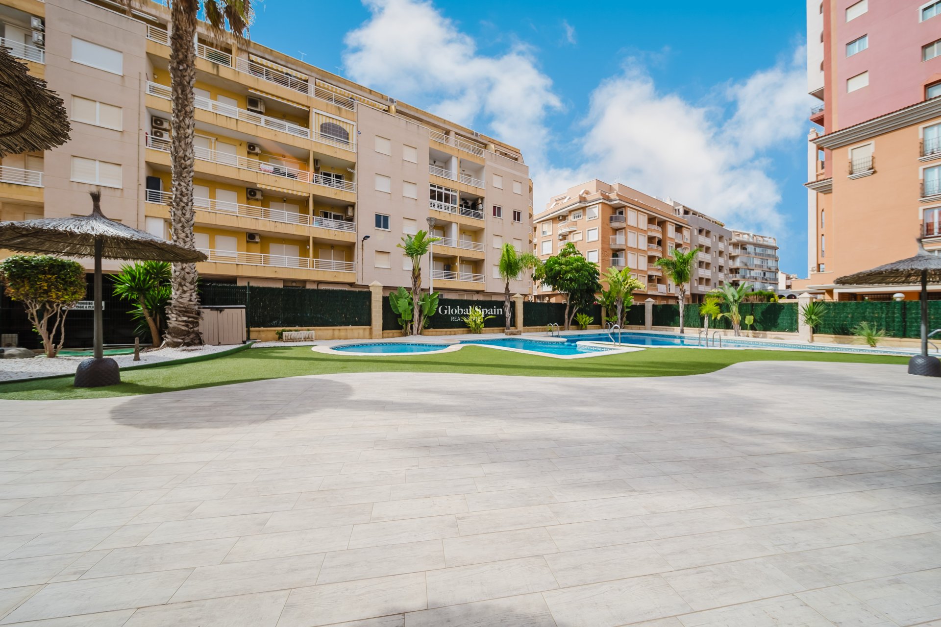 Resale - Apartment -
TORREVIEJA - Playa de los locos