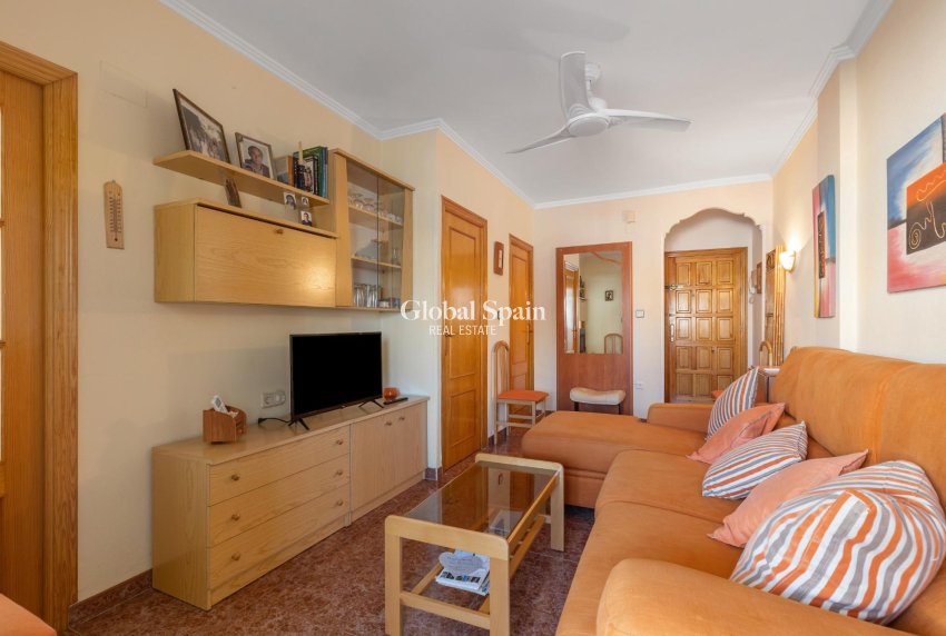 Resale - Apartment -
TORREVIEJA - Playa de los locos