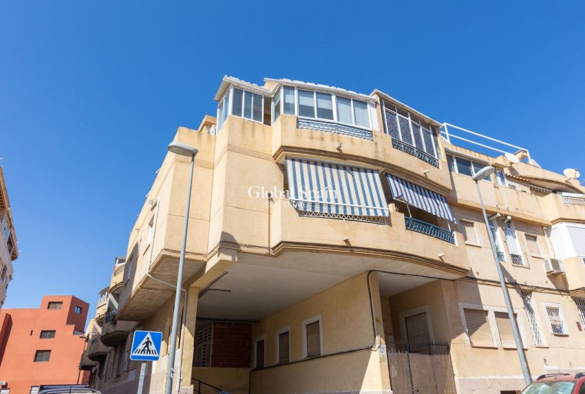 Resale - Apartment -
TORREVIEJA - Playa de los locos