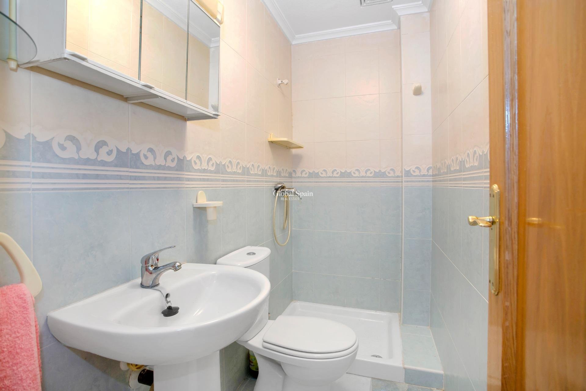 Resale - Apartment -
TORREVIEJA - Playa de los locos